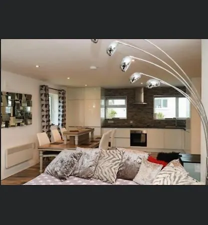 20 Cottage, East End